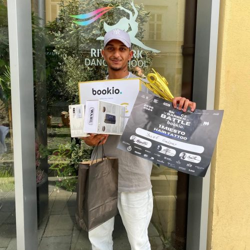 Bezvýznamný krok pre ľudstvo no enormný pre MEN’S ART a @kalo__barber Získal 1. miesto v kategórii hair-tattoo v rámci @skczbarberbattle podujatia! Dámy a pani 19 ročný chalan to rozbíja na našej S